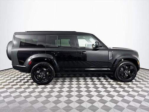 2025 Land Rover Defender P400 X-Dynamic SE