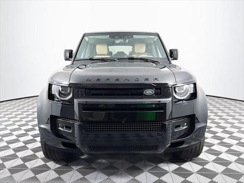 2025 Land Rover Defender P400 X-Dynamic SE