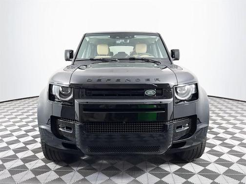 2025 Land Rover Defender P400 X-Dynamic SE