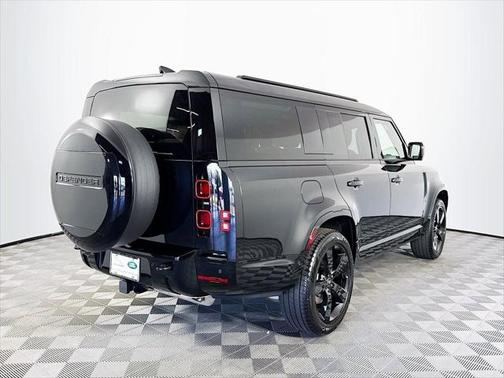 2025 Land Rover Defender P400 X-Dynamic SE