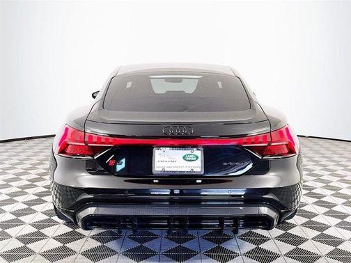 2022 Audi RS e-tron GT Base