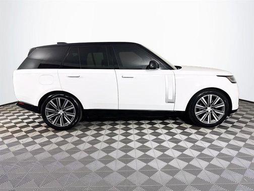 2024 Land Rover Range Rover P550e Autobiography