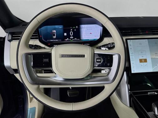 2025 Land Rover Range Rover P550e SE