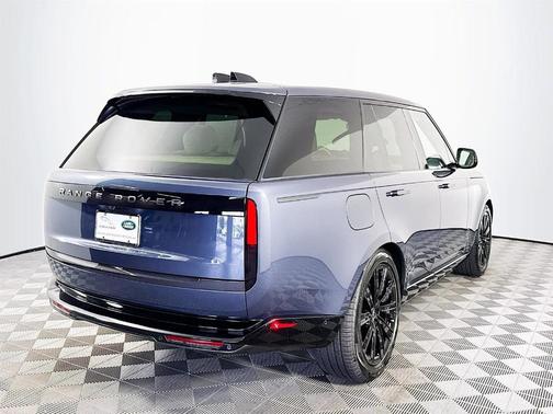 2025 Land Rover Range Rover P550e SE