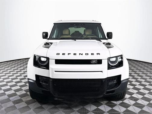 2026 Land Rover Defender S 300PS