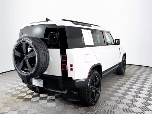 2026 Land Rover Defender S 300PS