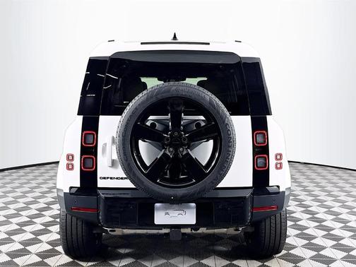 2026 Land Rover Defender S 300PS