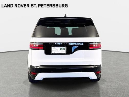 Fuji White 2025 Land Rover Discovery P300 Dynamic SE