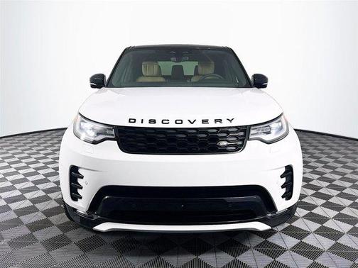 2025 Land Rover Discovery P300 Dynamic SE