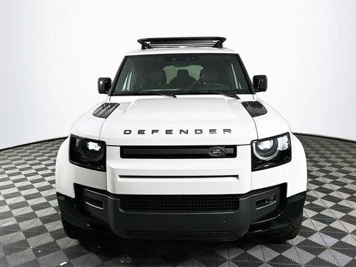 2024 Land Rover Defender P400 Outbound