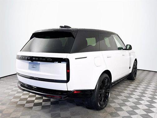 2025 Land Rover Range Rover P400 SE