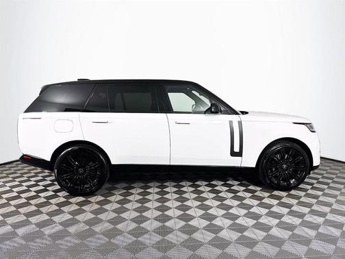 2025 Land Rover Range Rover P530 SE 7 Seat