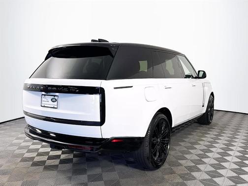 2025 Land Rover Range Rover P530 SE 7 Seat