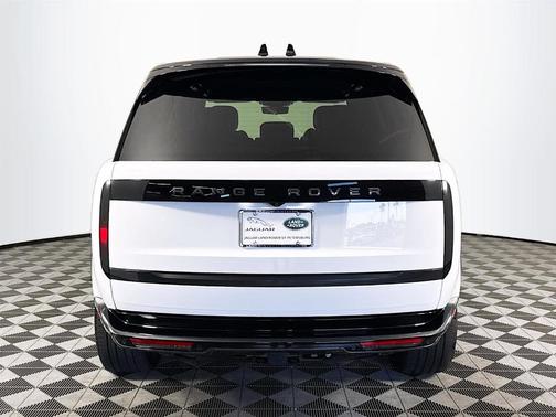 2025 Land Rover Range Rover P530 SE 7 Seat