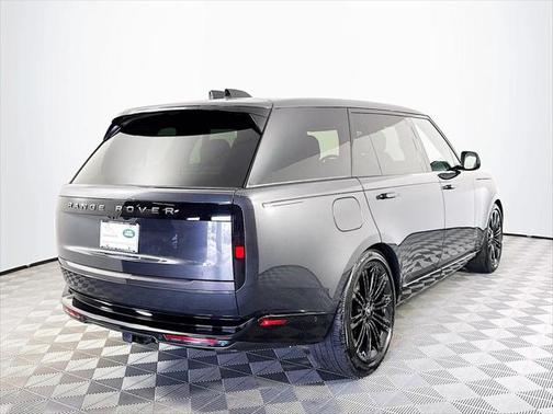 2025 Land Rover Range Rover P530 SE 7 Seat