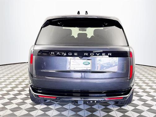 2025 Land Rover Range Rover P530 SE 7 Seat