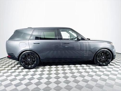 2025 Land Rover Range Rover P530 SE 7 Seat