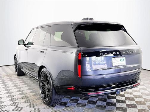 2025 Land Rover Range Rover P530 SE 7 Seat