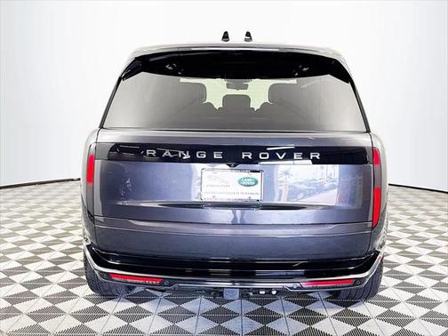 2025 Land Rover Range Rover P530 SE 7 Seat