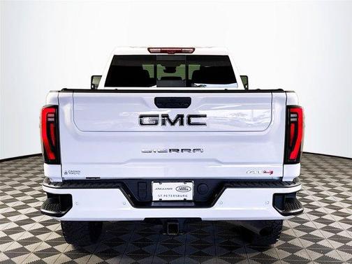 Summit White 2024 GMC Sierra 2500 AT4