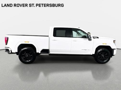 Summit White 2024 GMC Sierra 2500 AT4