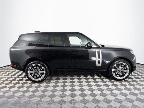 2025 Land Rover Range Rover P400 SE