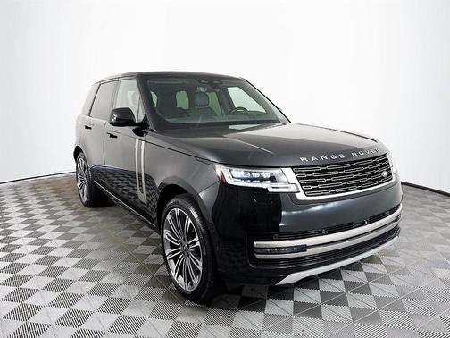 2025 Land Rover Range Rover P400 SE