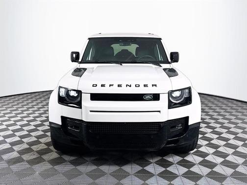 2025 Land Rover Defender P400 X-Dynamic SE
