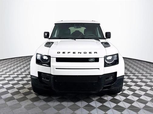 2025 Land Rover Defender P400 X-Dynamic SE