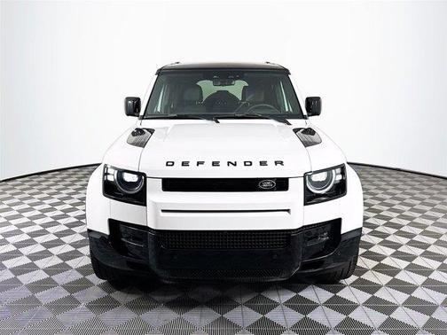 2026 Land Rover Defender 110 X-Dynamic SE