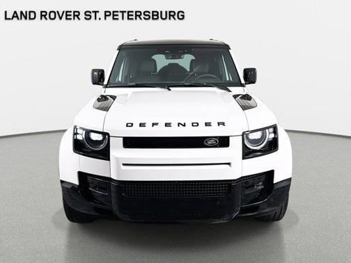 2026 Land Rover Defender 110 X-Dynamic SE