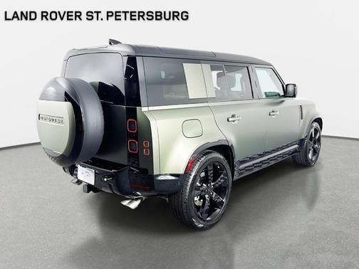 2026 Land Rover Defender 110 X-Dynamic SE