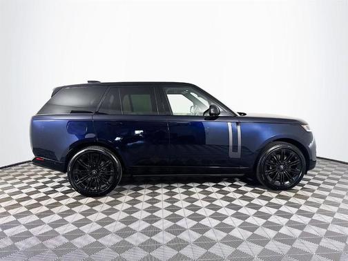 2025 Land Rover Range Rover P530 SE