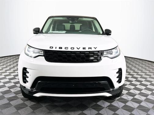 2025 Land Rover Discovery P300 Dynamic SE