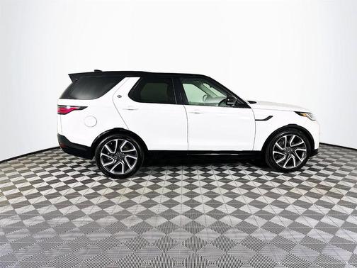 2025 Land Rover Discovery P360 Dynamic SE