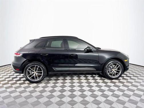 2022 Porsche Macan Base