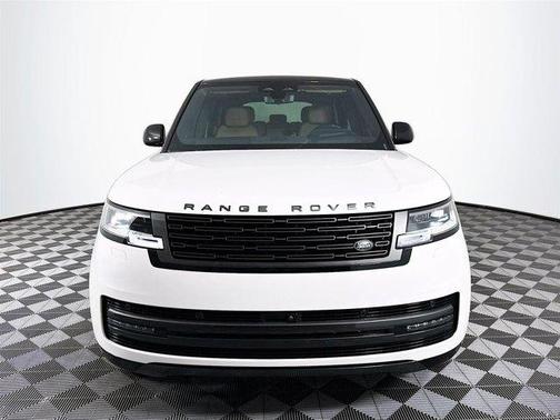 2025 Land Rover Range Rover P530 SE