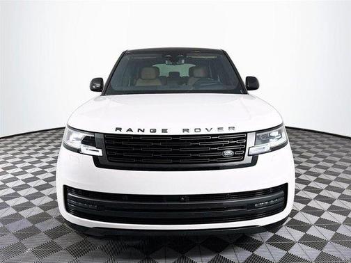 2025 Land Rover Range Rover P530 SE