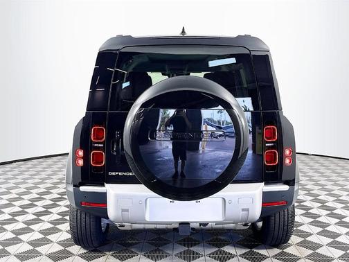 2025 Land Rover Defender P300