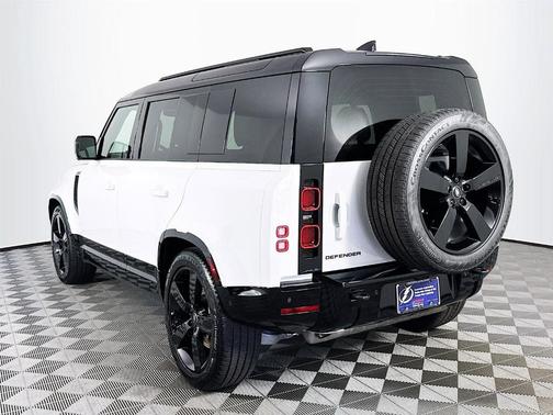 2025 Land Rover Defender P400 X-Dynamic SE