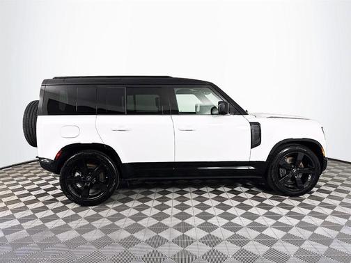 2025 Land Rover Defender P400 X-Dynamic SE