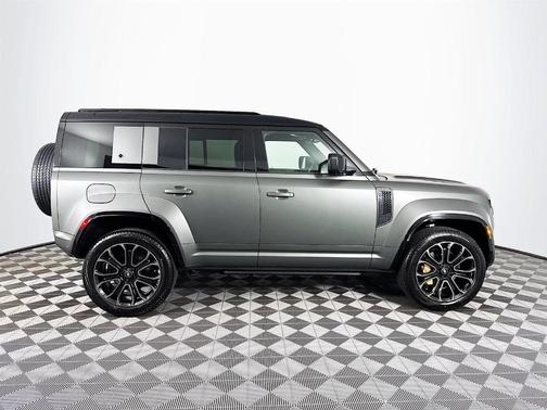 2025 Land Rover Defender OCTA EDITION ONE