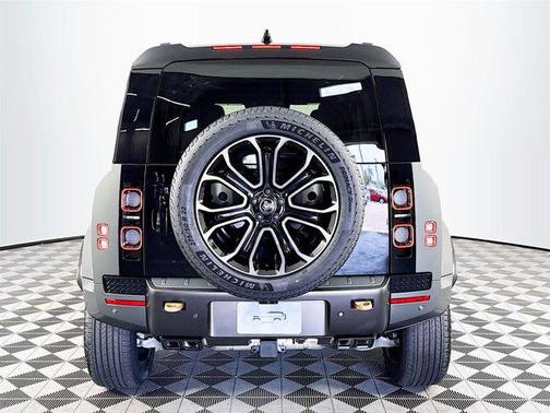 2025 Land Rover Defender OCTA EDITION ONE