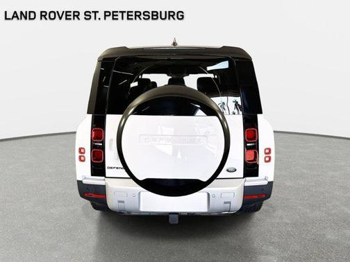 2023 Land Rover Defender SE