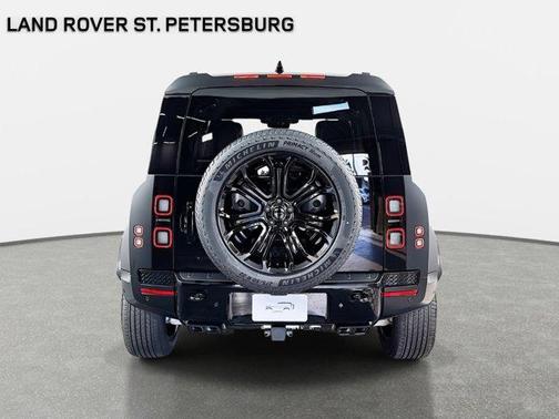 2026 Land Rover Defender OCTA