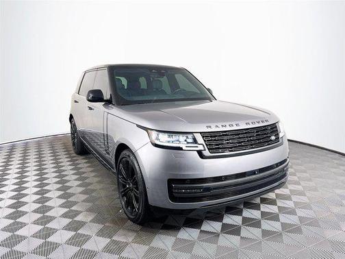 2025 Land Rover Range Rover P530 SE 7 Seat