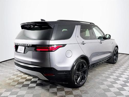 2026 Land Rover Discovery Tempest Edition