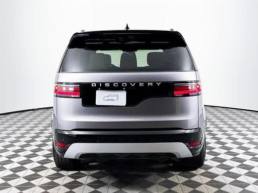 2026 Land Rover Discovery Tempest Edition