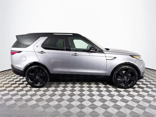 2026 Land Rover Discovery Tempest Edition