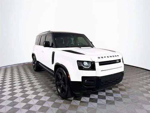 2024 Land Rover Defender P400 X-Dynamic SE